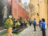 Thanh niên ngoại giao và xúc cảm trong chuyến đi thăm Nhà tù Hoả Lò