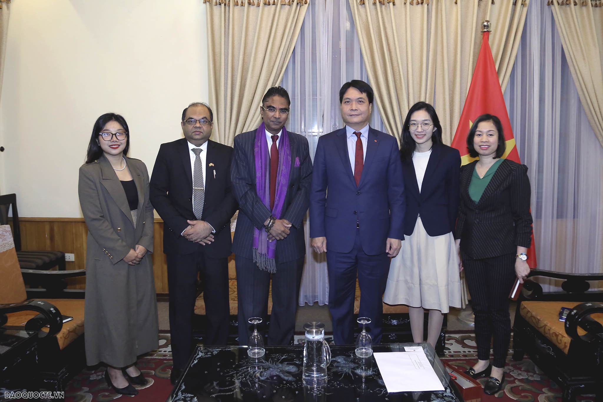 Tiếp nhận bản sao Ủy nhiệm thư bổ nhiệm Đại sứ Sri Lanka tại Việt Nam