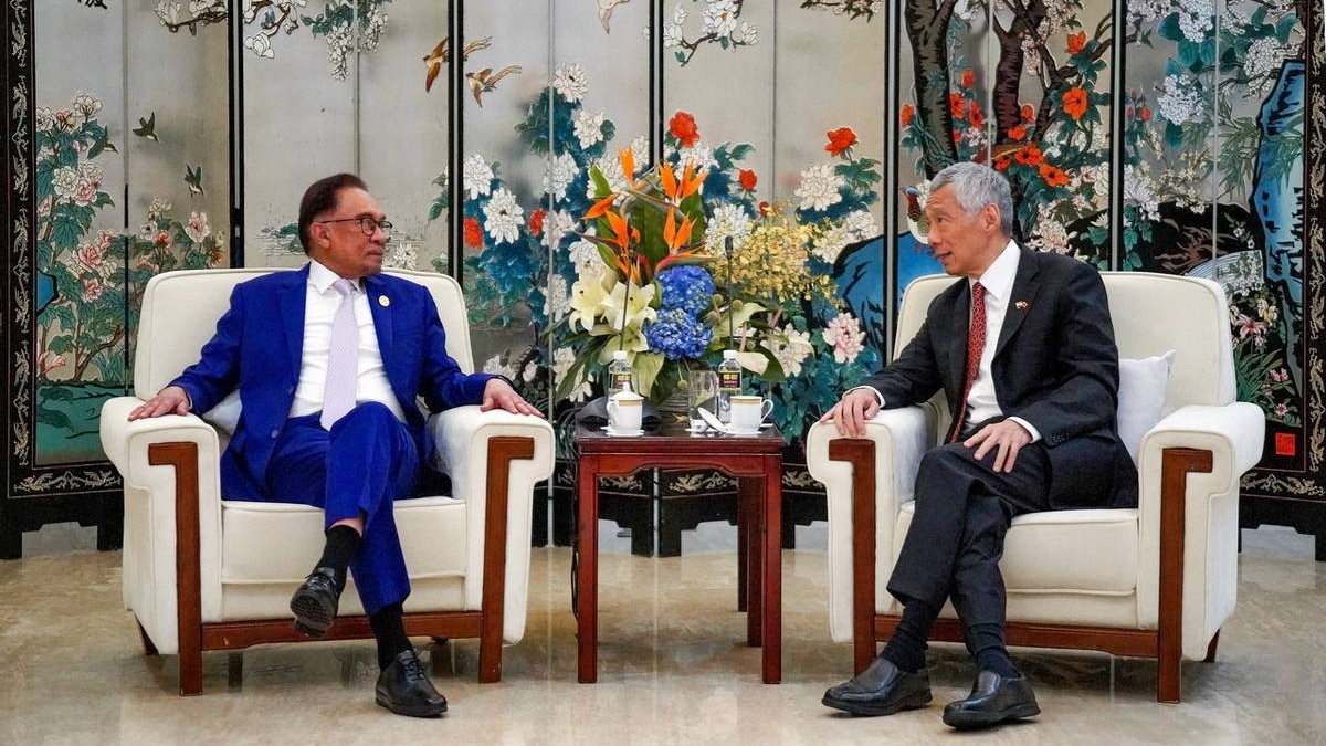 Thấy gì từ chuyến thăm Trung Quốc của Thủ tướng Singapore và Malaysia?