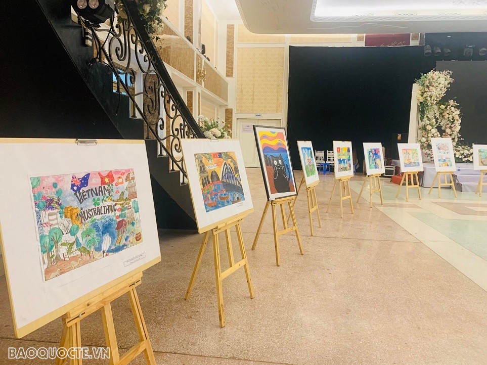 Giao lưu hữu nghị kỷ niệm 50 năm quan hệ ngoại giao Việt Nam-Australia tại Hà Nội Giao lưu hữu nghị kỷ niệm 50 năm quan hệ ngoại giao Việt Nam-Australia tại Hà Nội