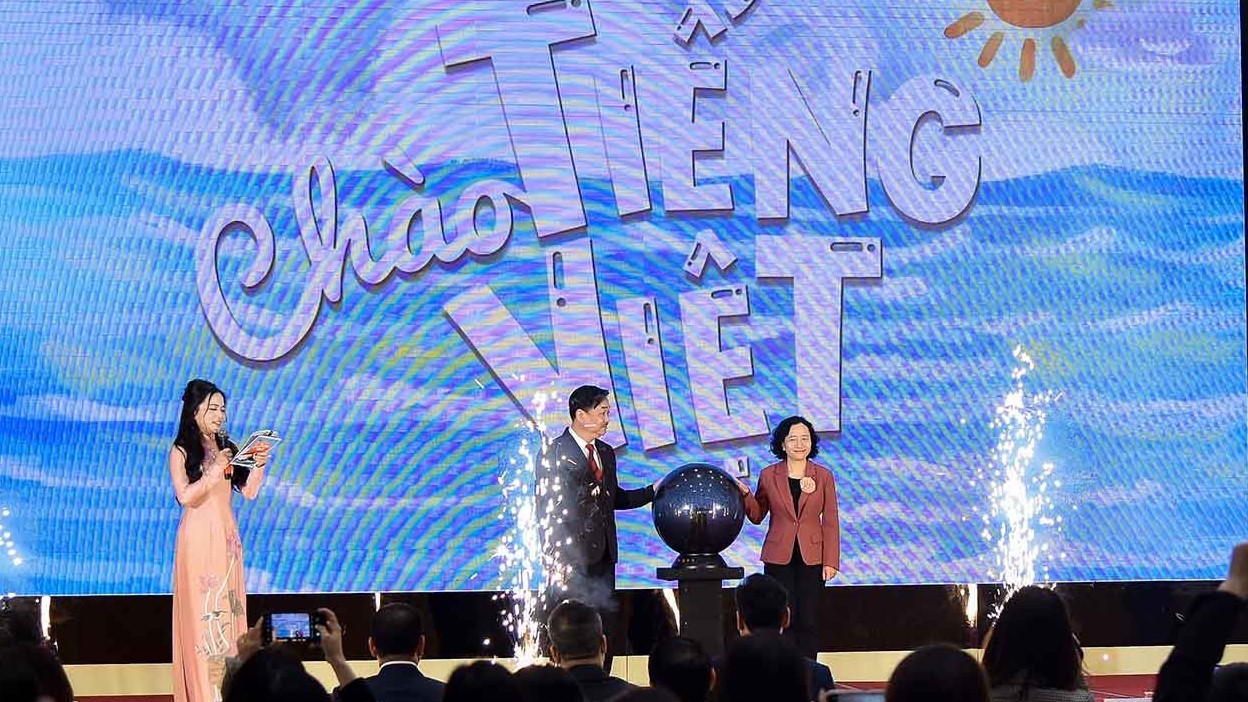 Khơi dậy tình yêu quê hương, đất nước trong kiều bào trẻ