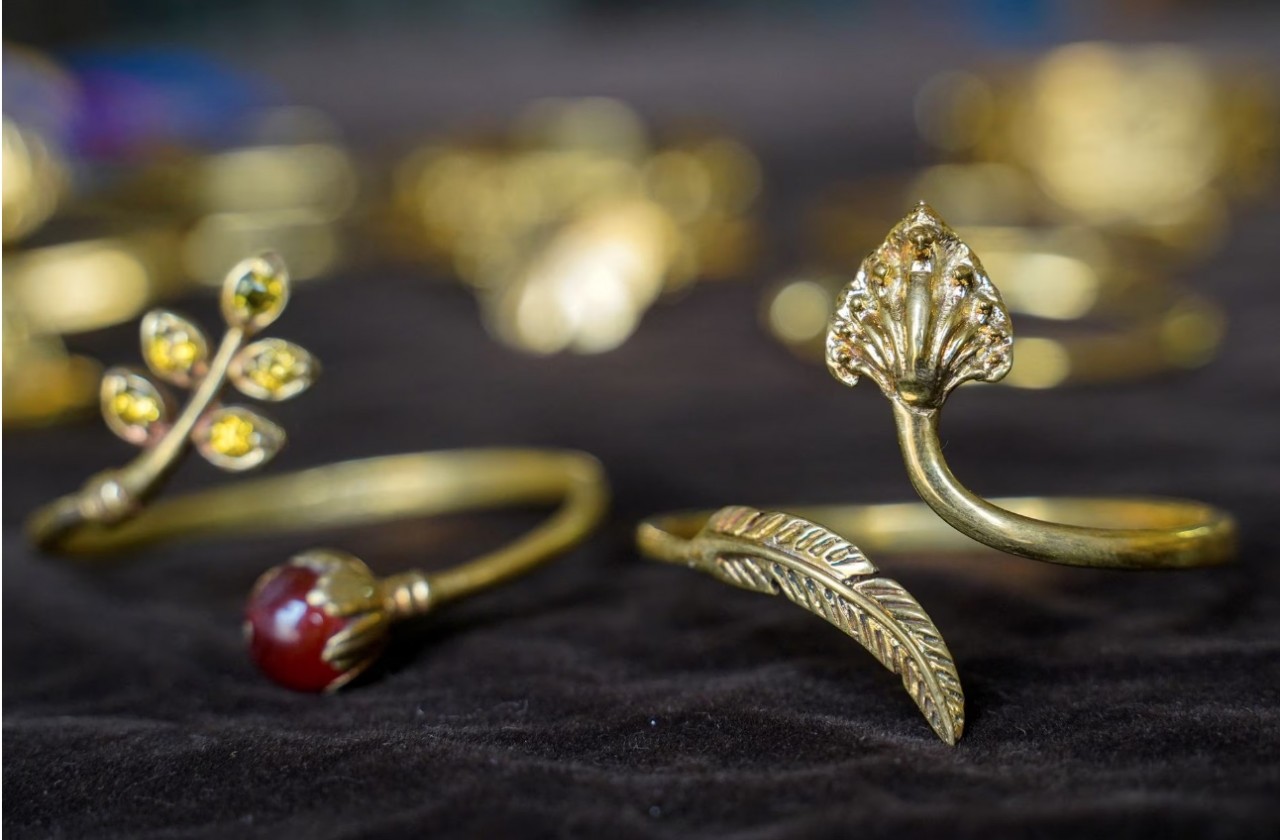 Campuchia: Thông điệp hòa bình từ thợ kim hoàn 'hô biến' vỏ đạn thành đồ trang sức độc đáo