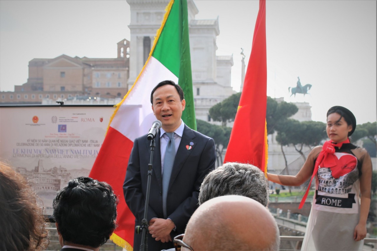 Đại sứ Việt Nam tại Italia Dương Hải Hưng phát biểu tại lễ Khai mạc năm Việt Nam-Italia 2023. (Nguồn: TTXVN)