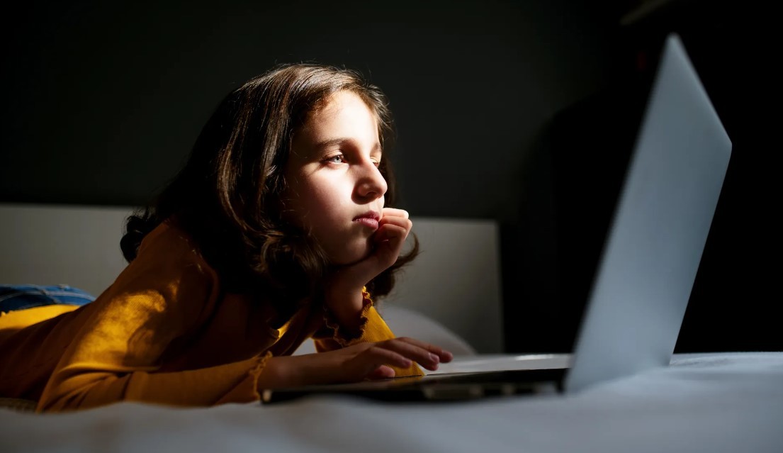 Israel đẩy mạnh bảo vệ trẻ em trên không gian mạng