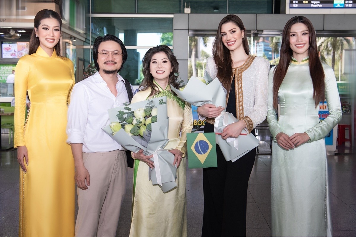 Hoa hậu Thiên Ân rạng rỡ đón Miss Grand International 2022 sang Việt Nam công tác