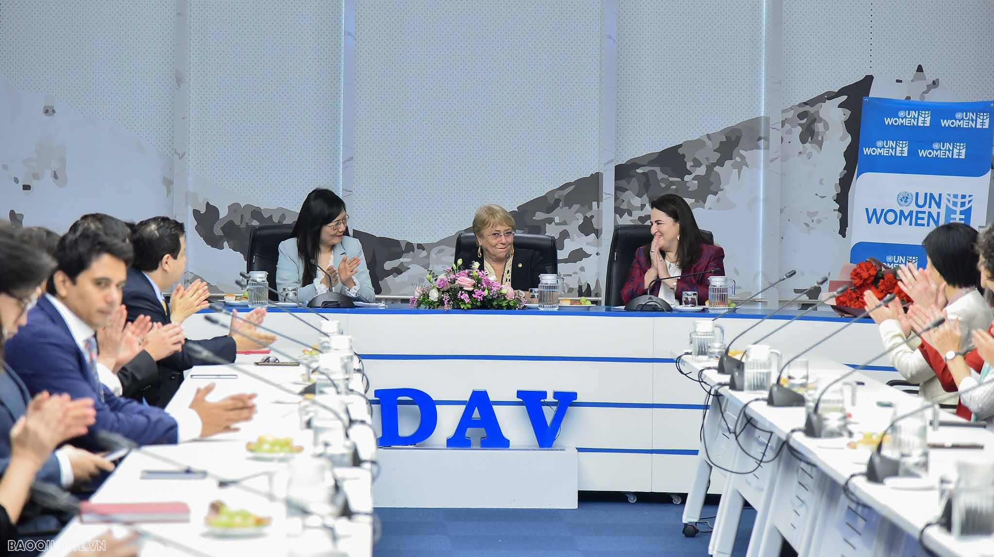 (04.03) Toàn cảnh buổi nói chuyện. (Ảnh: Nguyễn Hồng)