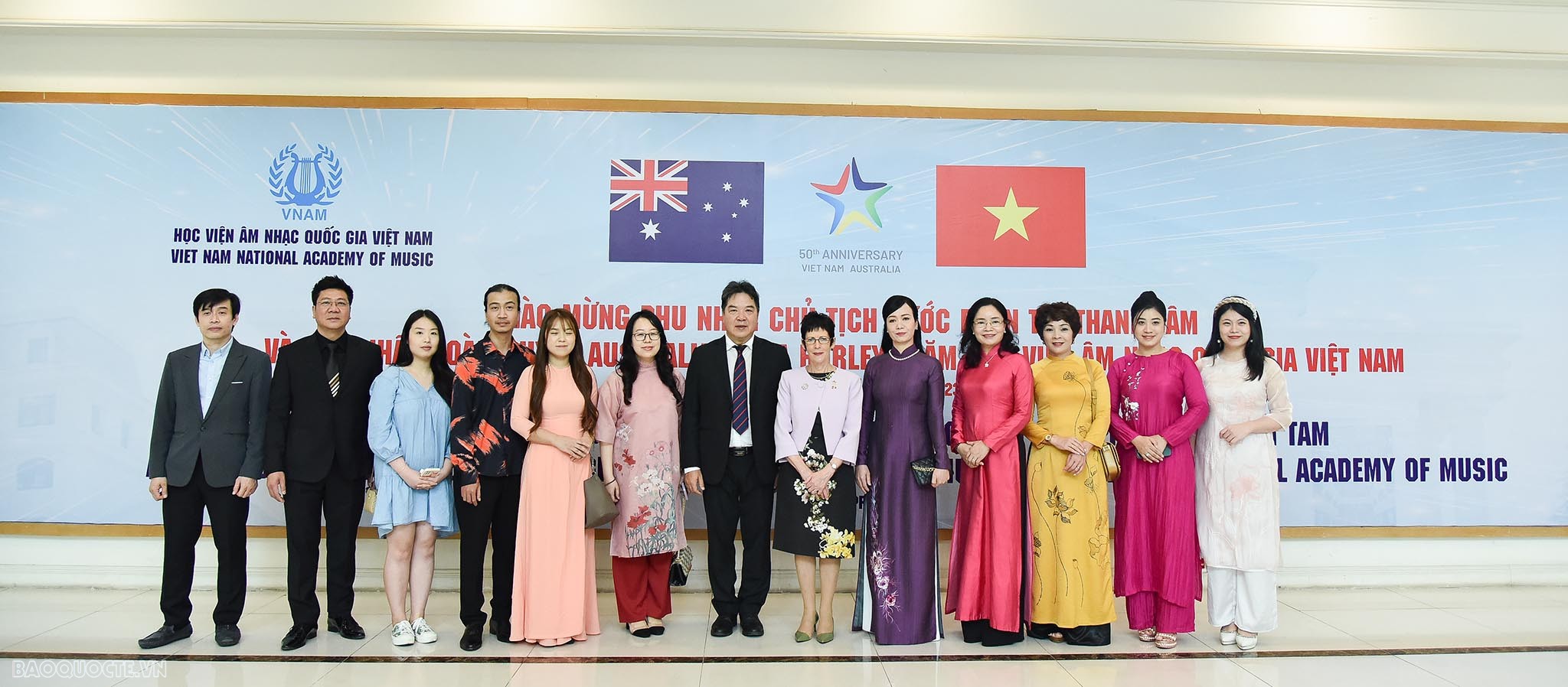 Phu nhân Chủ tịch nước và Phu nhân Toàn quyền Australia thăm Học viện Âm nhạc Quốc gia Việt Nam