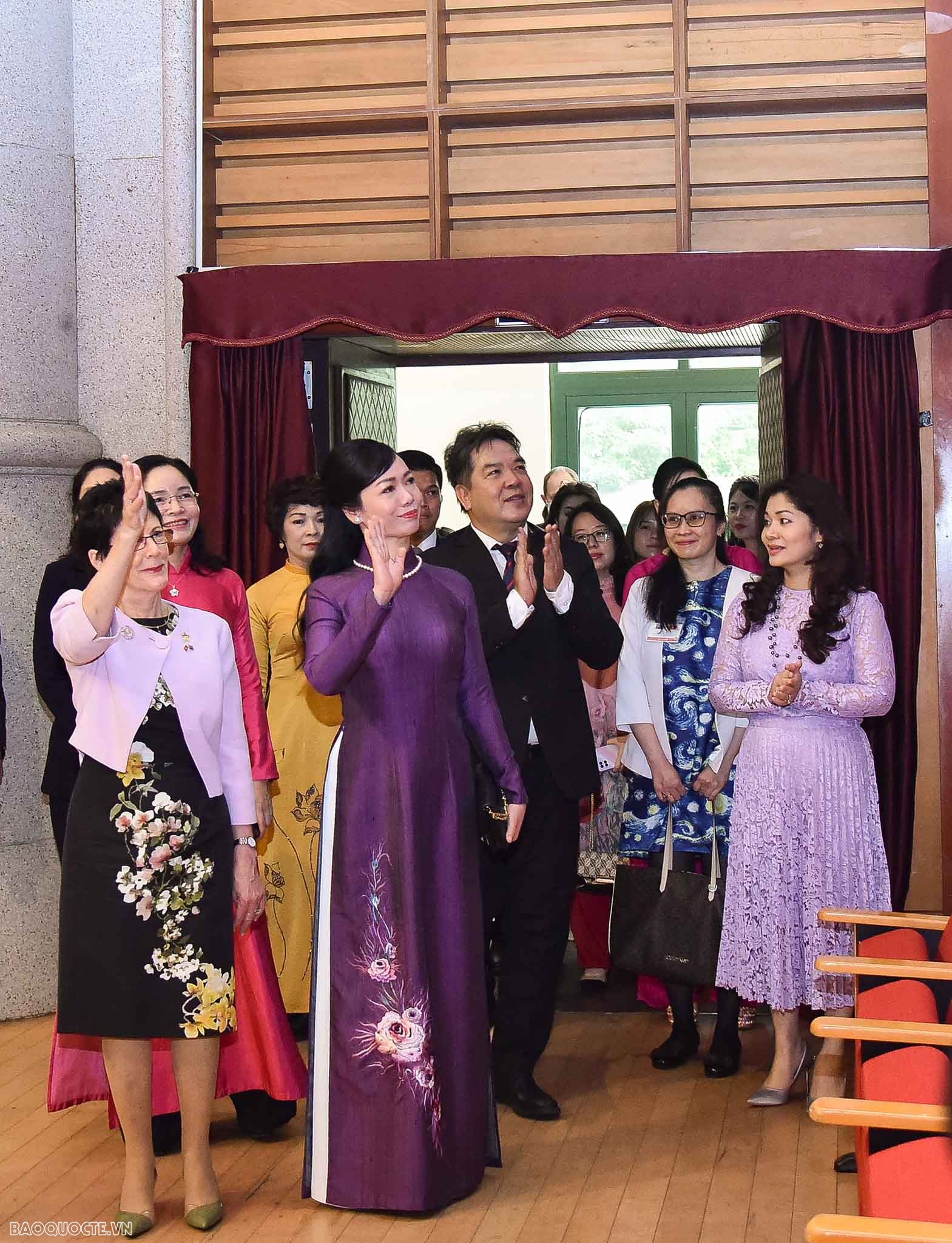 Phu nhân Chủ tịch nước và Phu nhân Toàn quyền Australia thăm Học viện Âm nhạc Quốc gia Việt Nam