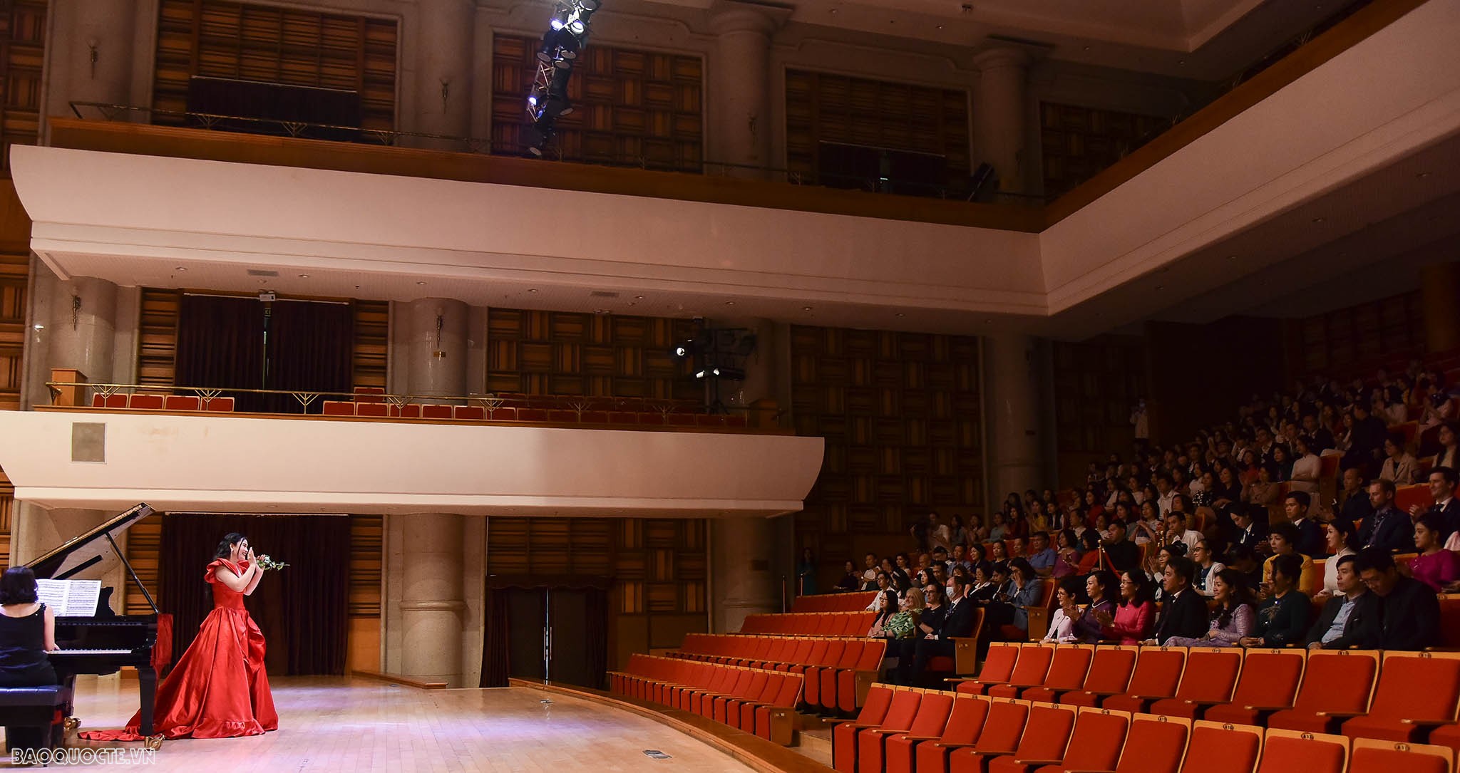 Phu nhân Chủ tịch nước và Phu nhân Toàn quyền Australia thăm Học viện Âm nhạc Quốc gia Việt Nam