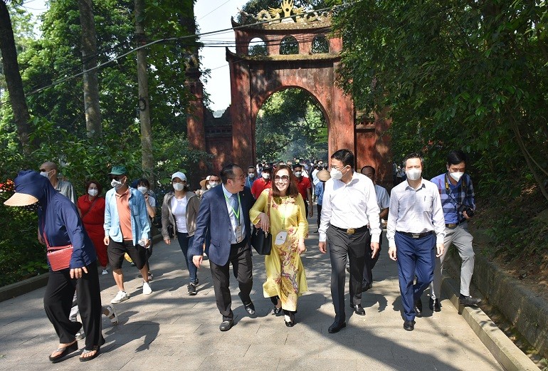 Giỗ Tổ Hùng Vương: Người Việt Nam ở nước ngoài tri ân công đức tổ tiên Giỗ Tổ Hùng Vương: Người Việt Nam ở nước ngoài tri ân công đức tổ tiên