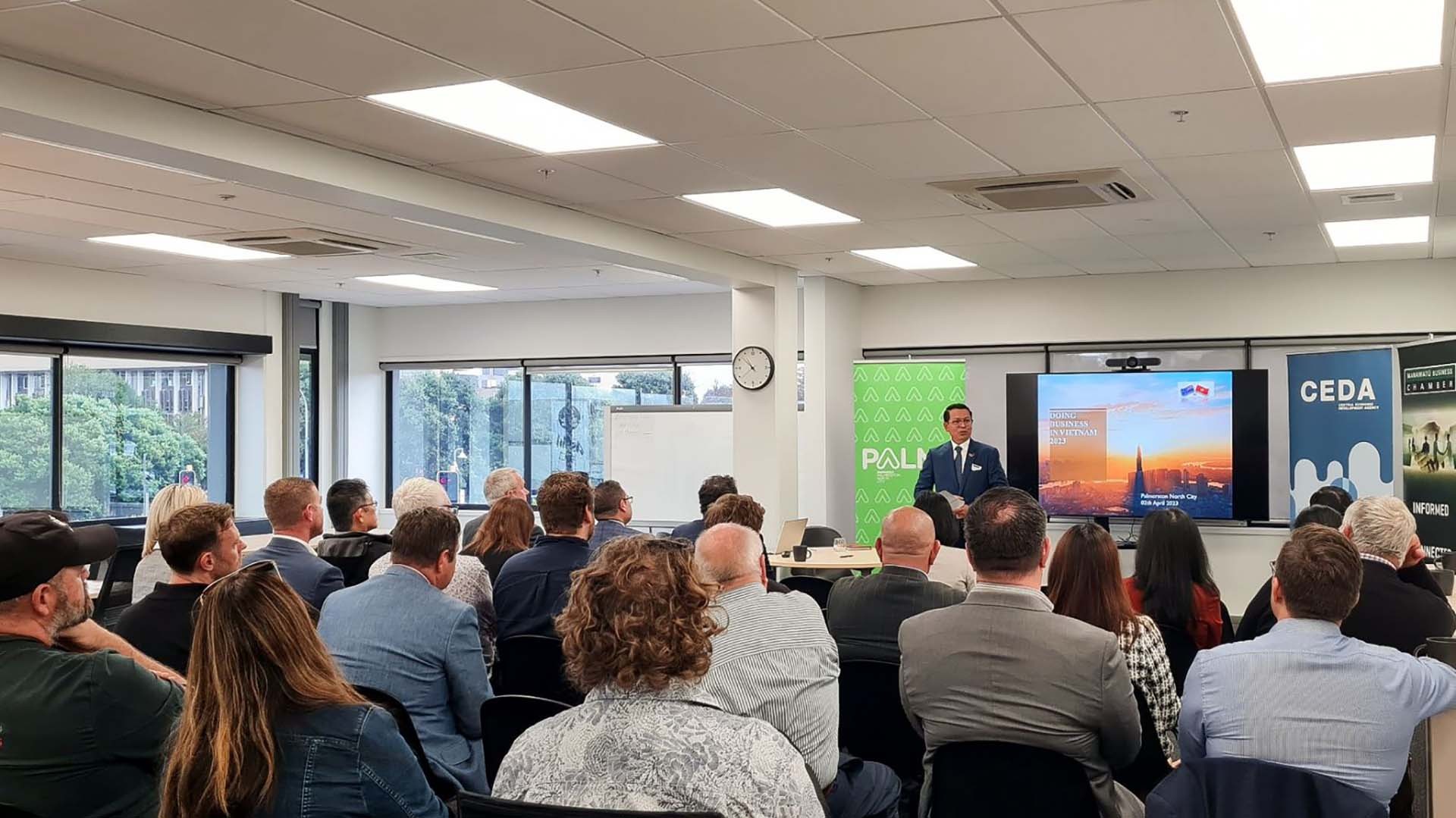 Đại sứ Việt Nam tại New Zealand Nguyễn Văn Trung phát biểu tại diễn đàn.