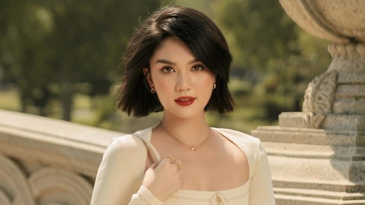 Ngắm Ngọc Trinh dịu dàng, nữ tính cùng kiểu tóc ngắn hiện đại
