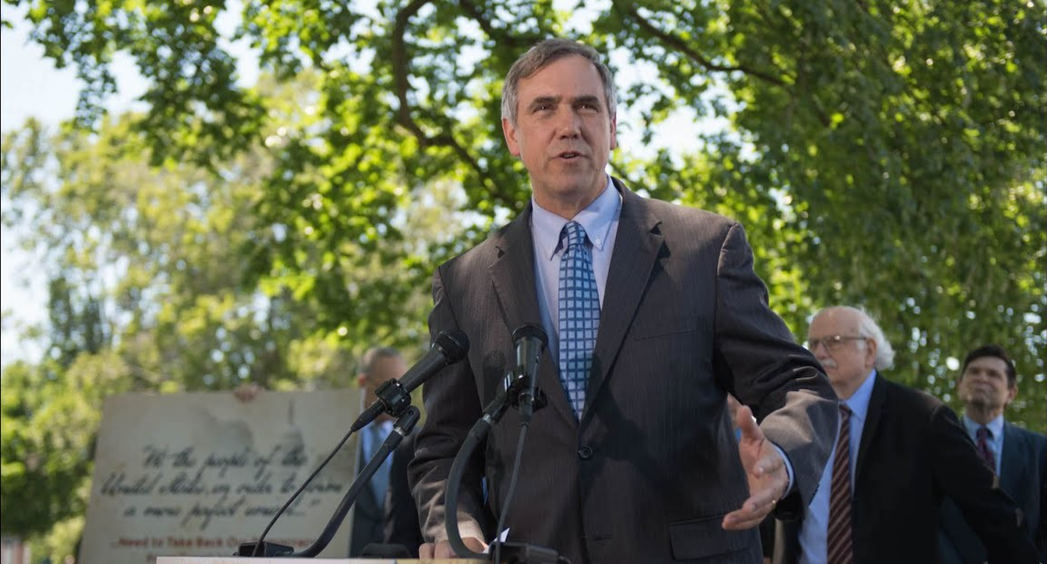 (04.06) Thượng nghị sỹ Mỹ Jeff Merkley sẽ dẫn đầu đoàn nghị sĩ sang thăm Việt Nam và Indonesia trong tuần này. (Nguồn: Senate.gov)