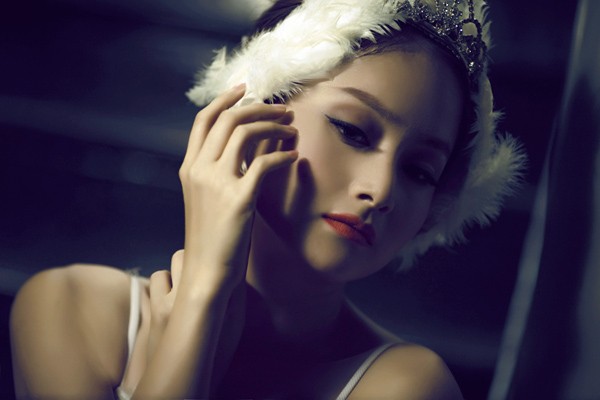 Lan Phương hóa vũ công xinh đẹp