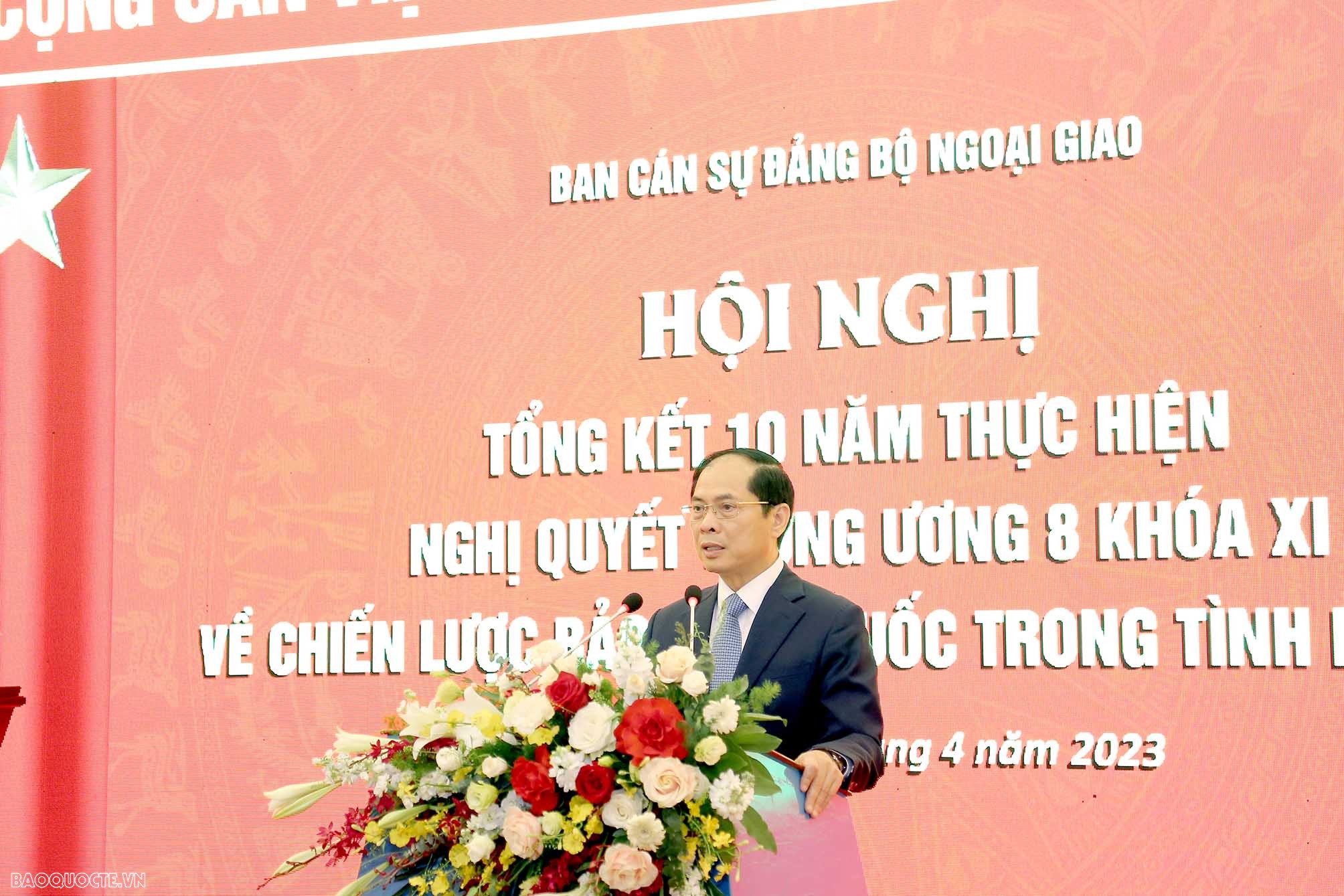 Chủ tịch nước: Phát huy hơn nữa vai trò tiên phong của đối ngoại trong bảo vệ Tổ quốc Chủ tịch nước: Phát huy hơn nữa vai trò tiên phong của đối ngoại trong bảo vệ Tổ quốc