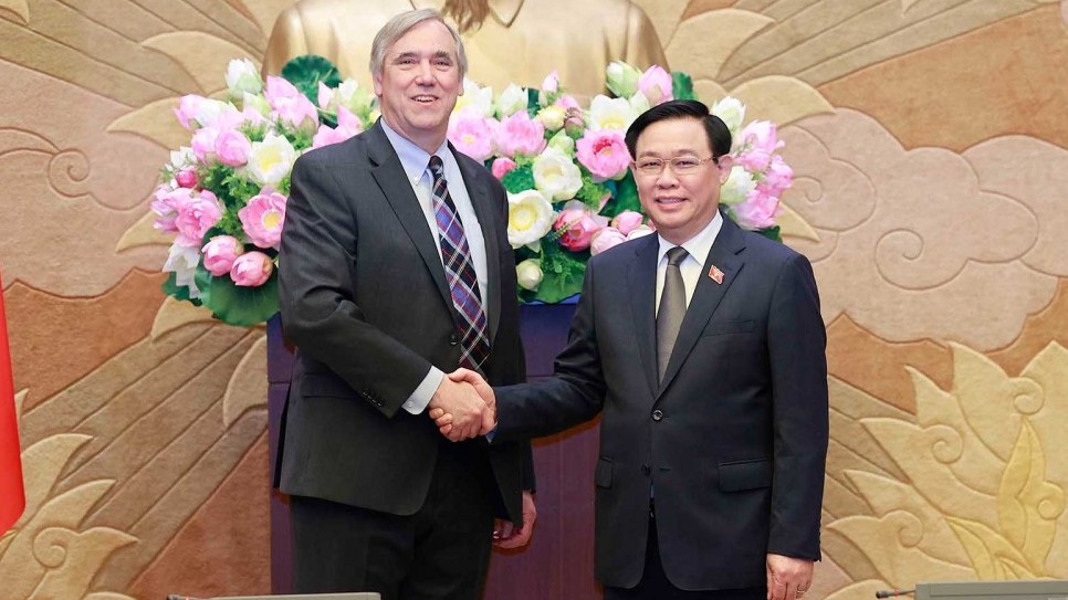 Chủ tịch Quốc hội Vương Đình Huệ tiếp Đoàn Thượng nghị sĩ Hoa Kỳ