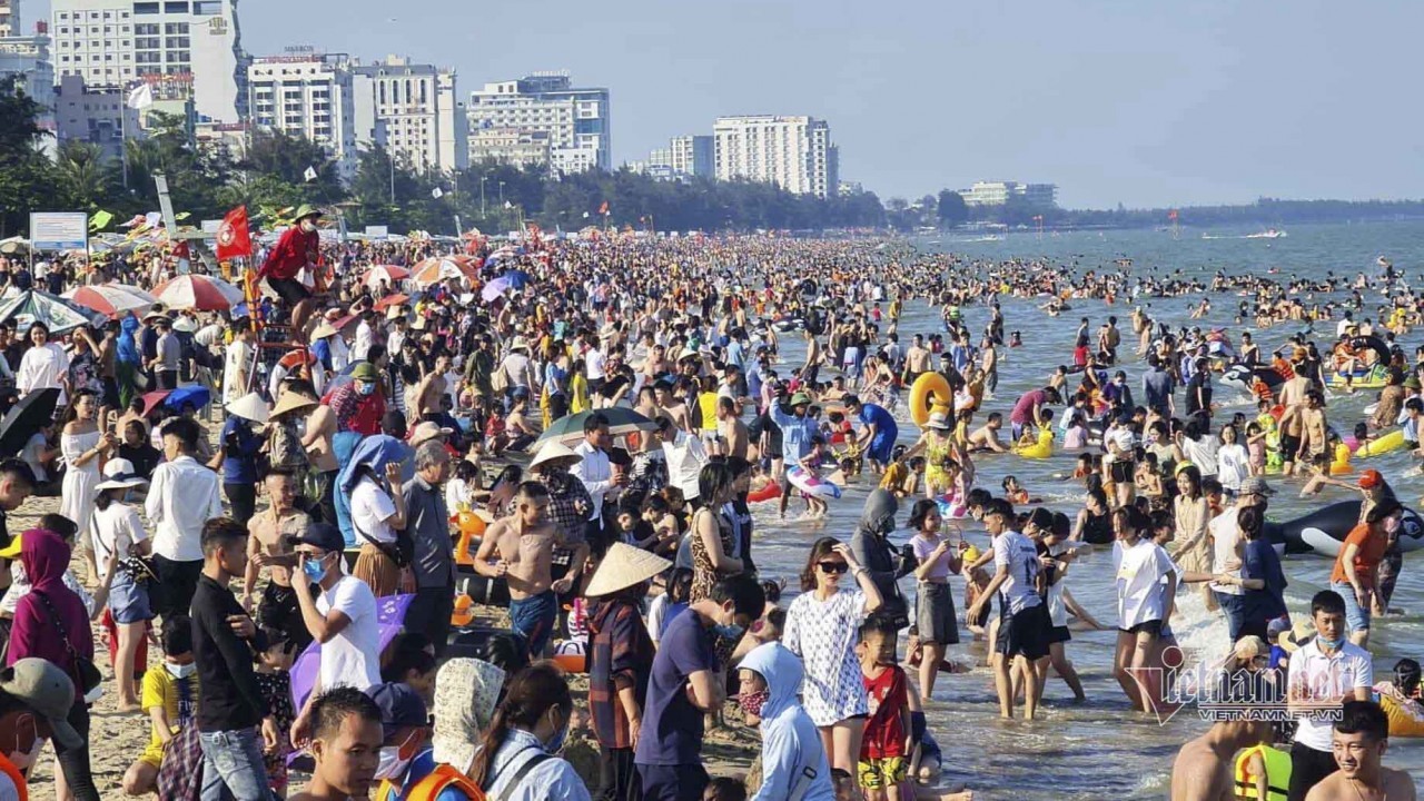 Người lao động được hưởng lương thưởng thế nào dịp nghỉ lễ 30/4-1/5