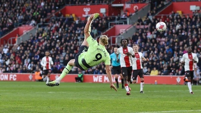Haaland thi đấu thăng hoa, Man City thể hiện đẳng cấp trước Southampton, gây sức ép cho Arsenal