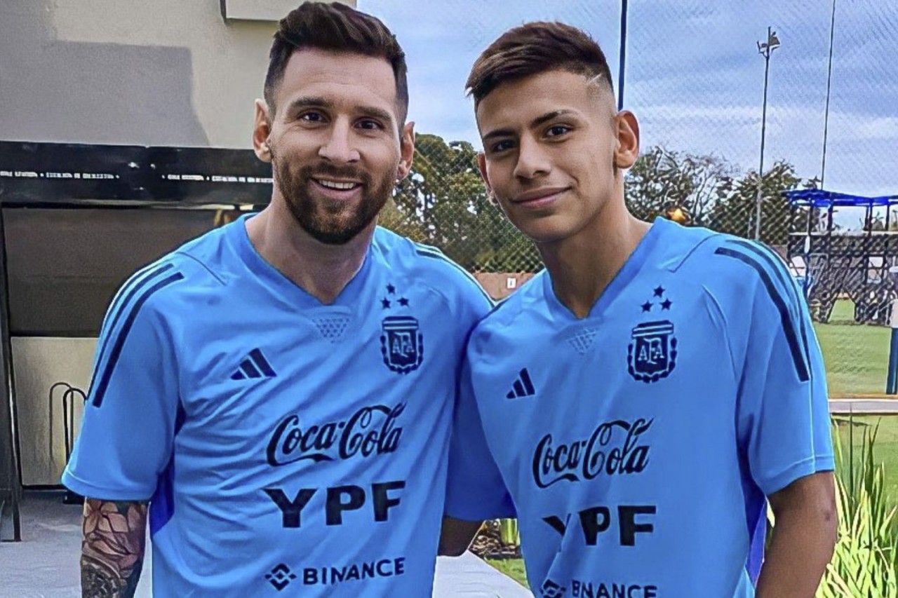 Tin chuyển nhượng: Tin chuyển nhượng: