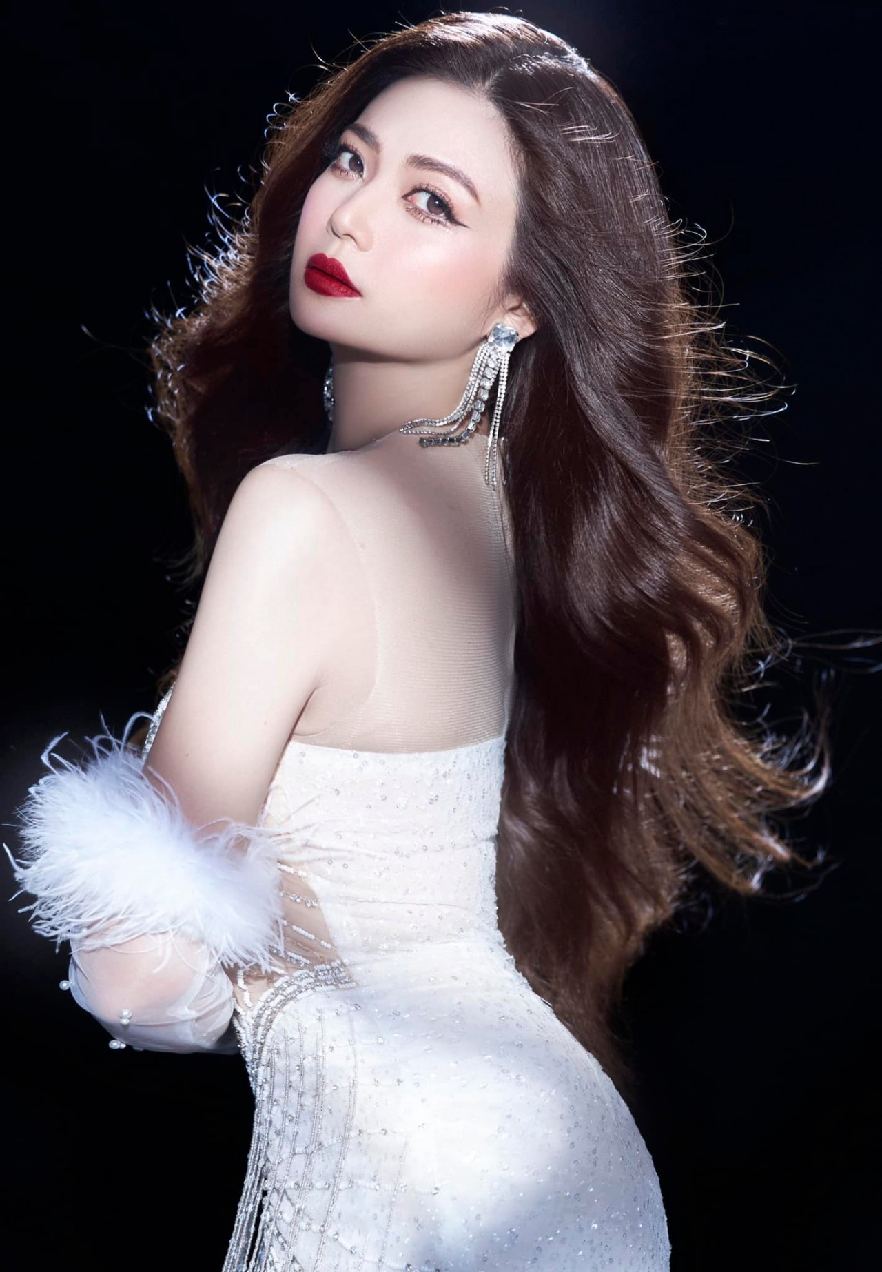 Sắc vóc quyến rũ của diễn viên Kiều Anh phim Gia đình mình vui bất thình lình