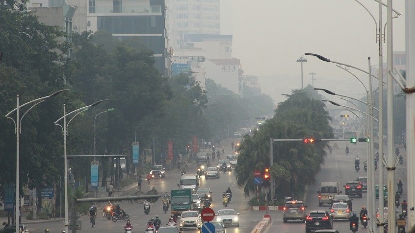 Dự báo thời tiết đêm nay và ngày mai (10-11/4): Hà Nội, Đông Bắc Bộ đêm và sáng trời lạnh, mưa nhỏ, mưa phùn, sương mù; nhiều khu vực ngày nắng