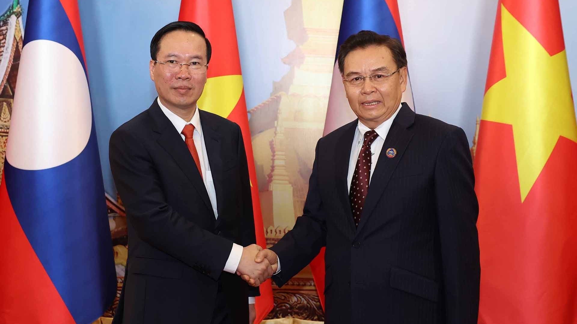 Việt Nam-Lào luôn dành ưu tiên cao nhất cho việc củng cố và tăng cường quan hệ