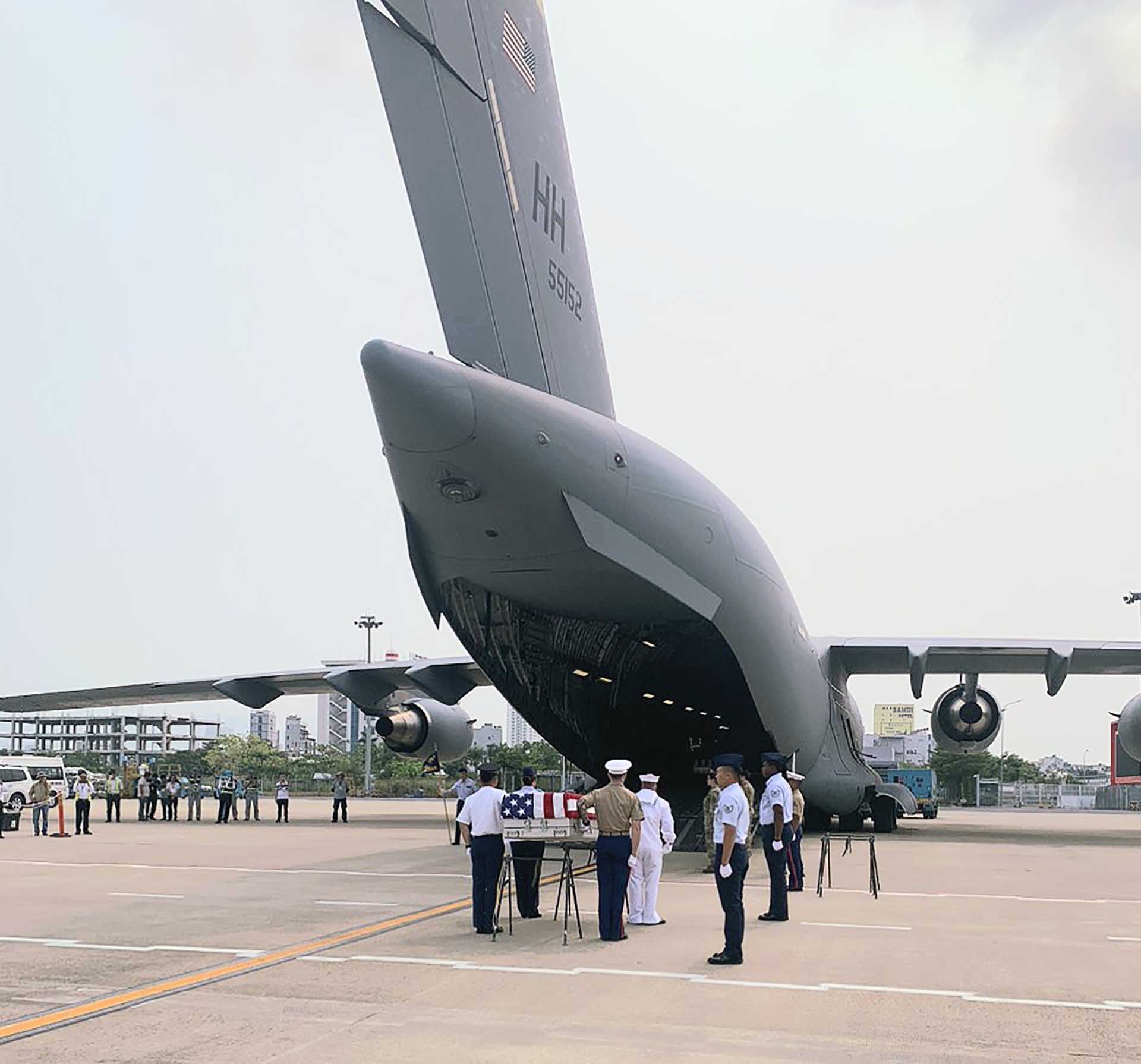 Lễ hồi hương hài cốt quân nhân Hoa Kỳ lần thứ 160 Lễ hồi hương hài cốt quân nhân Hoa Kỳ lần thứ 160