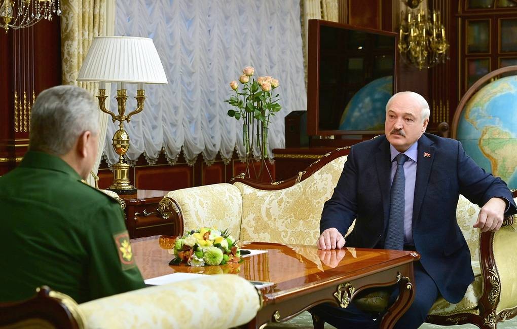 Điểm tin thế giới sáng 11/4: NATO bị tấn công mạng quy mô lớn, Thổ Nhĩ Kỳ ra mắt tàu sân bay đầu tiên, lại xả súng ở Mỹ