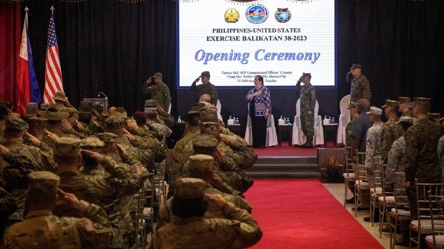 Mỹ-Philippines 'kề vai sát cánh', bắt đầu hành động lớn nhất trong 30 năm qua