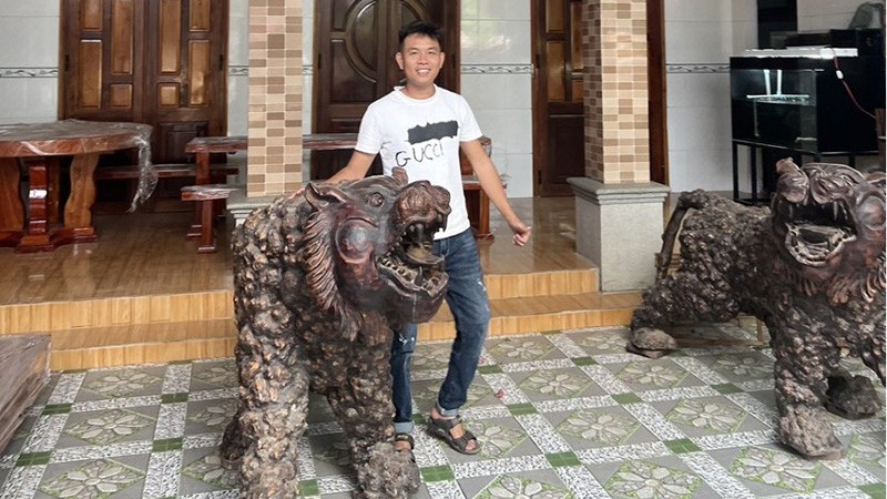 Lê Ngọc Hữu cùng đam mê các sản phẩm gỗ truyền thống