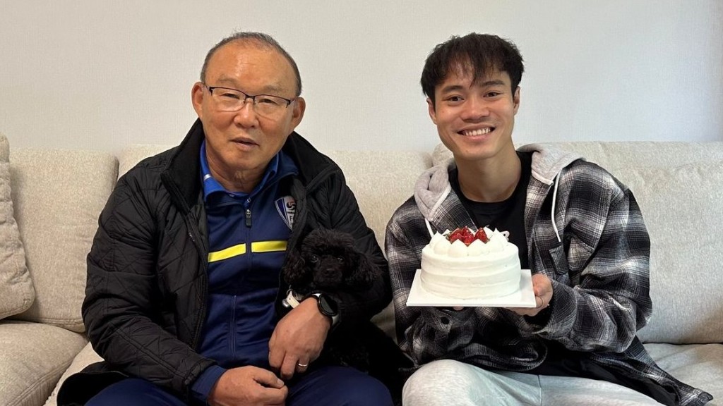 Hàn Quốc: HLV Park Hang Seo đến thăm và chúc mừng sinh nhật Văn Toàn