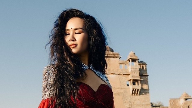 Ngắm Võ Hạ Trâm xinh đẹp, rạng rỡ trong trang phục cô gái Ấn Độ