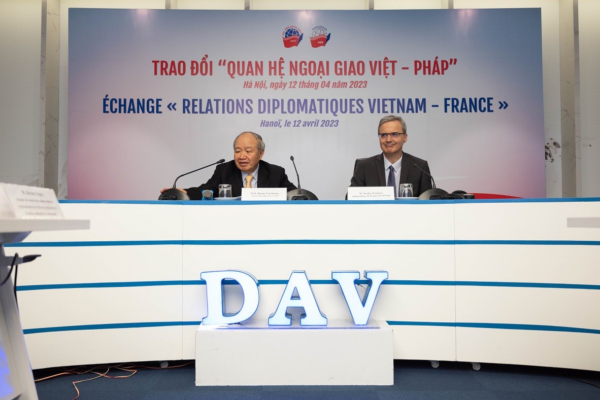 Khánh thành Thư viện Pháp ngữ và tổ chức Trao đổi 'Quan hệ Ngoại giao Việt-Pháp'