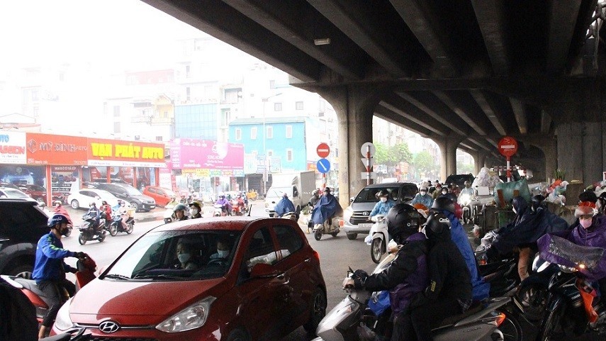 Dự báo thời tiết đêm nay và ngày mai (13-14/4): Hà Nội mưa nhỏ, mưa phùn, sương mù; Tây Bắc nắng nóng; Nam Bộ chiều tối mai cục bộ mưa vừa mưa to