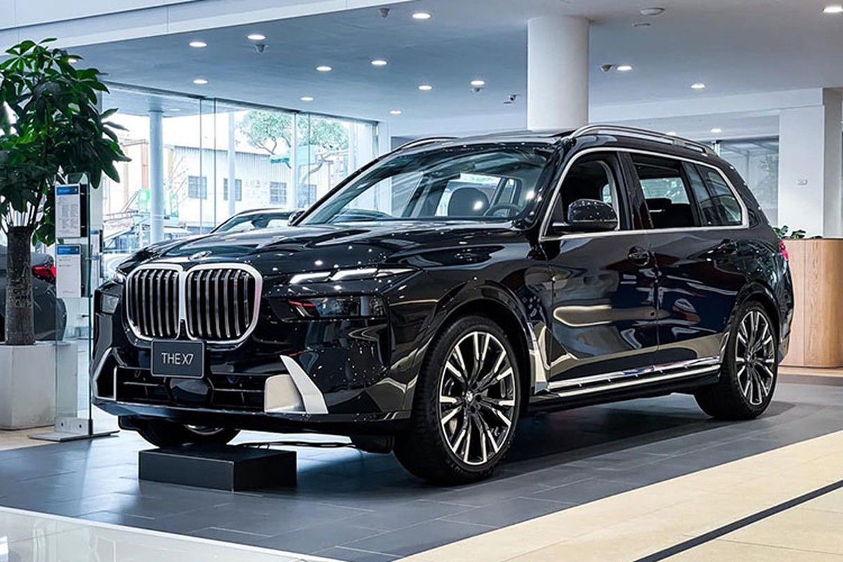Cận cảnh BMW X7 2023, giá từ 6,2 tỷ đồng Cận cảnh BMW X7 2023, giá từ 6,2 tỷ đồng