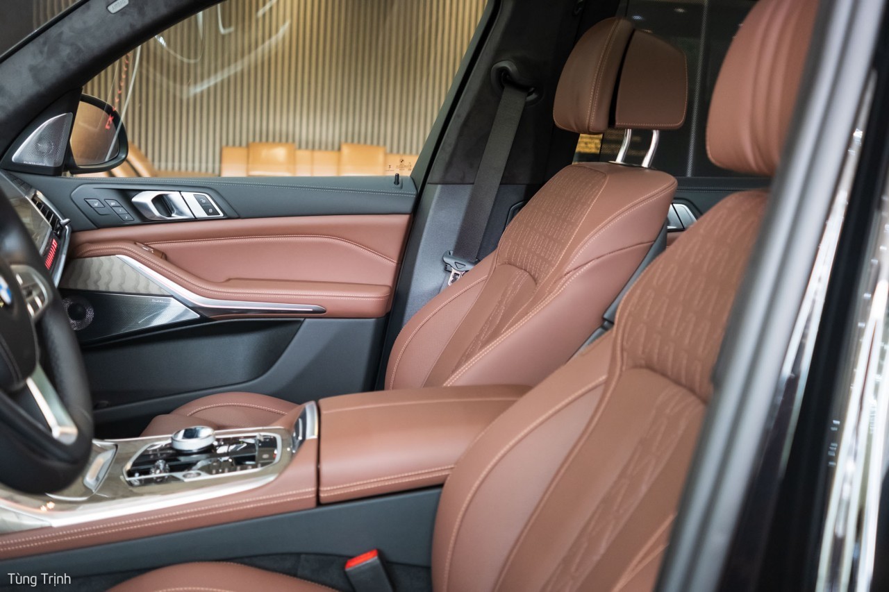 Cận cảnh BMW X7 2023, giá từ 6,2 tỷ đồng Cận cảnh BMW X7 2023, giá từ 6,2 tỷ đồng