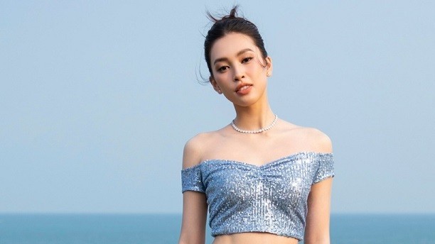 Dàn Hoa hậu Việt cùng Á hậu và diễn viên đẹp nhẹ nhàng tựa sớm mai trước biển Vũng Tàu