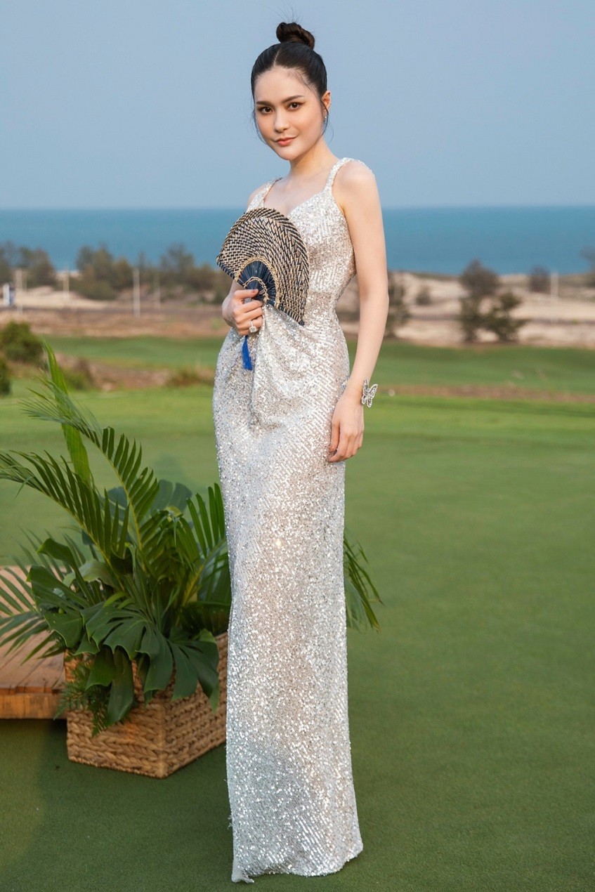 Dàn Hoa hậu, Á hậu và diễn viên nổi tiếng