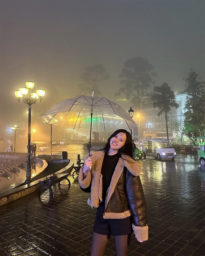 CLB Hà Nội: Nguyễn Thành Chung và vợ lãng mạn kỷ niệm 1 năm ngày cưới