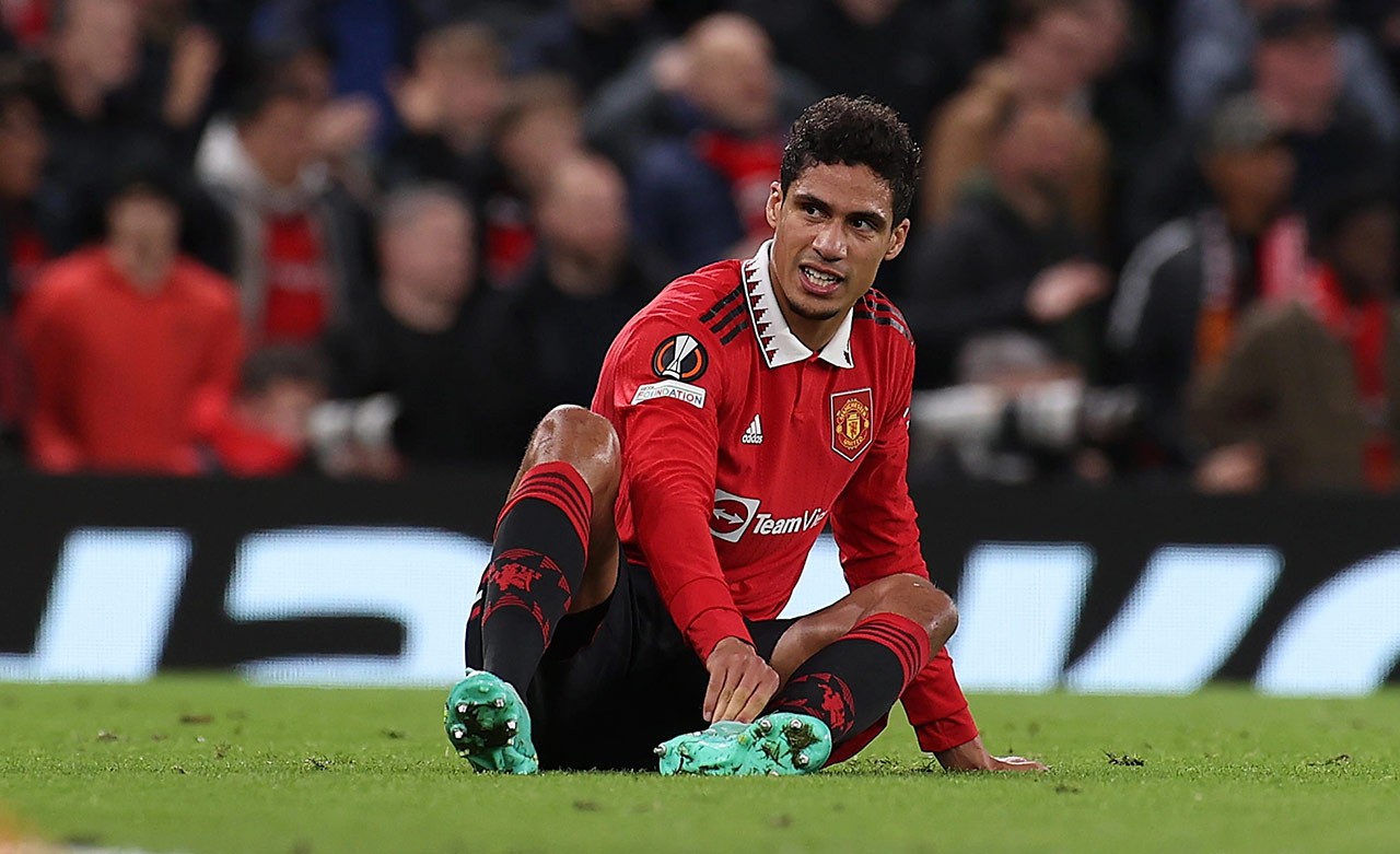 Lisandro Martinez chấn thương nghỉ hết mùa giải, Man Utd phá sản mục tiêu ăn 4?