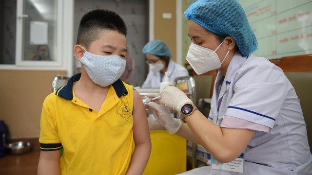 Bác sĩ tư vấn để phân biệt triệu chứng Covid-19 với cúm, cảm lạnh