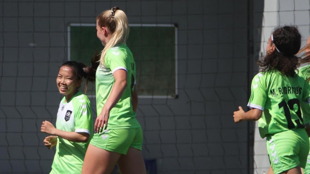 Huỳnh Như ghi bàn cho Lank FC trên chấm phạt đền và sắp về nước chuẩn bị đá SEA Games 32