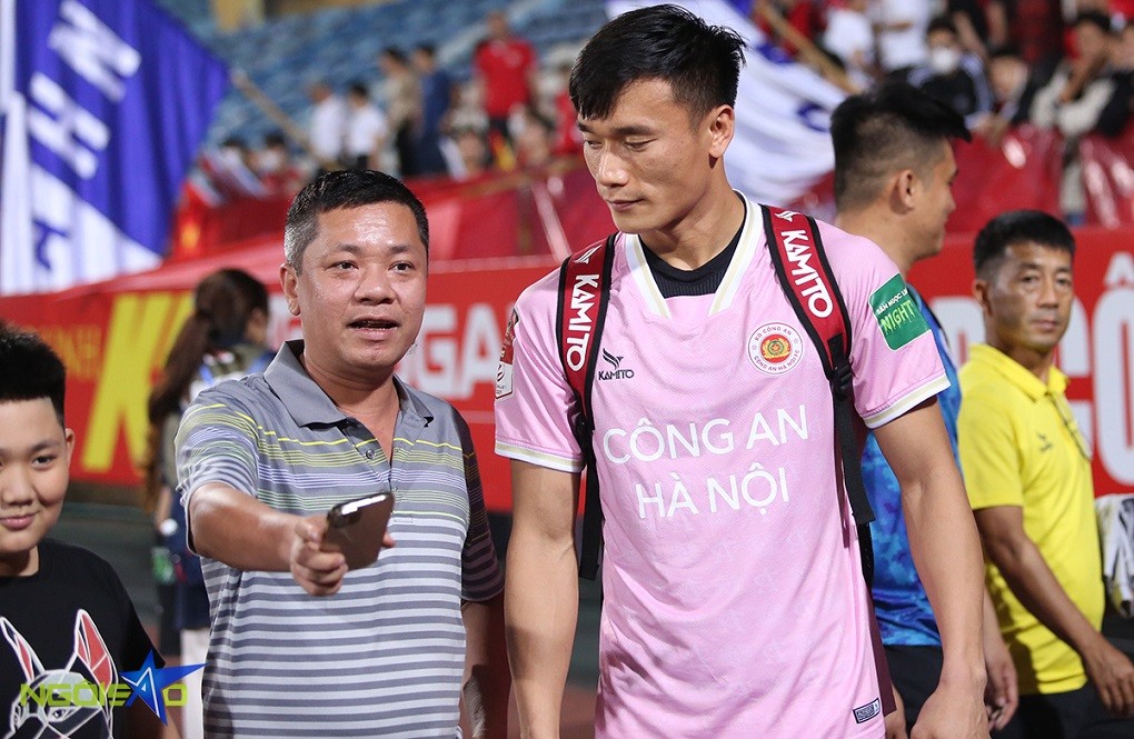V-League 2023: Những hình ảnh các cầu thủ CLB Công an Hà Nội mừng chiến thắng đậm trước đội Nam Định V-League 2023: Những hình ảnh các cầu thủ CLB Công an Hà Nội mừng chiến thắng đậm trước đội Nam Định