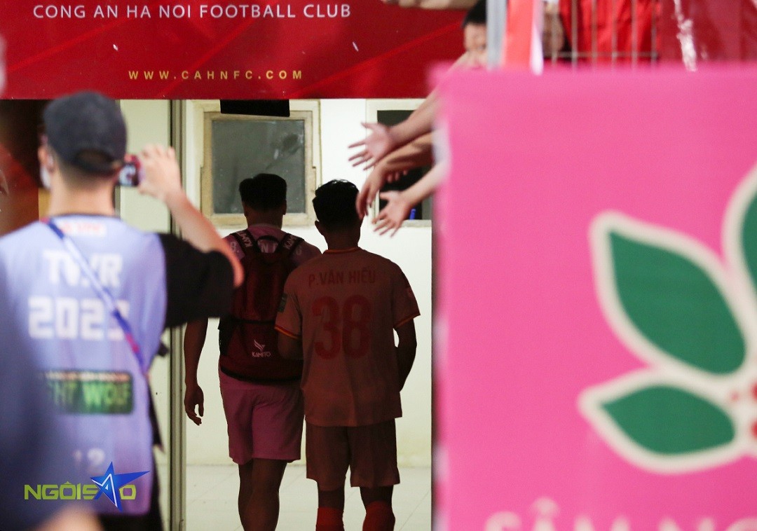 V-League 2023: Những hình ảnh các cầu thủ CLB Công an Hà Nội mừng chiến thắng đậm trước đội Nam Định V-League 2023: Những hình ảnh các cầu thủ CLB Công an Hà Nội mừng chiến thắng đậm trước đội Nam Định