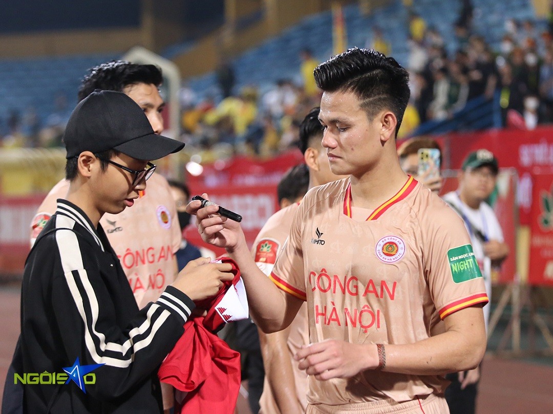 V-League 2023: Những hình ảnh các cầu thủ CLB Công an Hà Nội mừng chiến thắng đậm trước đội Nam Định V-League 2023: Những hình ảnh các cầu thủ CLB Công an Hà Nội mừng chiến thắng đậm trước đội Nam Định