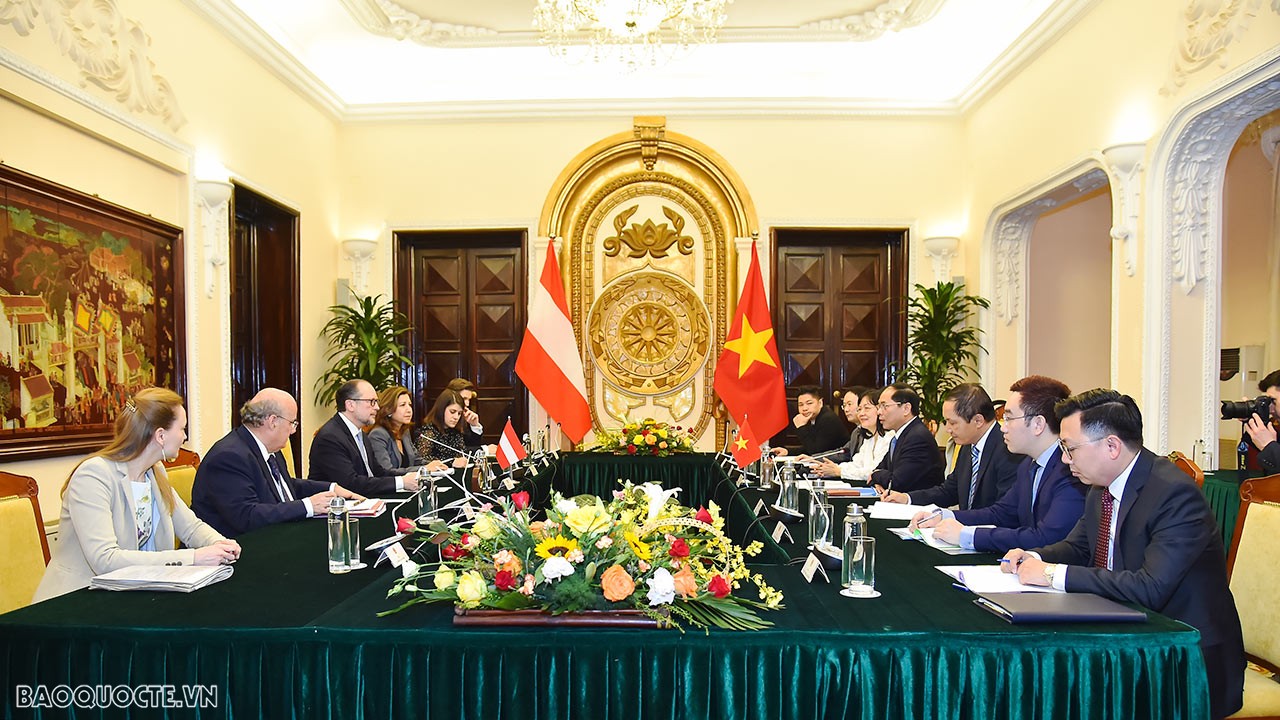 Trước thềm chuyến thăm Việt Nam của Bộ trưởng Alexander Schallenberg, truyền thông Áo đã đồng loạt đưa tin về chuyến thăm, bày tỏ kỳ vọng chuyến sẽ góp phần thúc đẩy quan hệ giữa Áo và Việt Nam đi vào chiều sâu, đặc biệt trong lĩnh vực kinh tế.