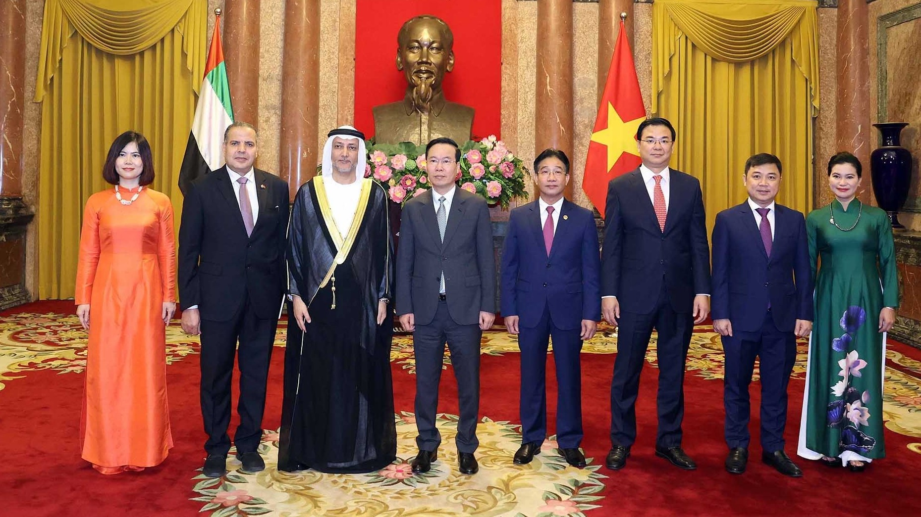 Chủ tịch nước Võ Văn Thưởng tiếp các Đại sứ trình Quốc thư