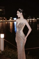 Nhan sắc gợi cảm và chiều cao nổi bật của bạn gái ca sĩ Hồ Quang Hiếu