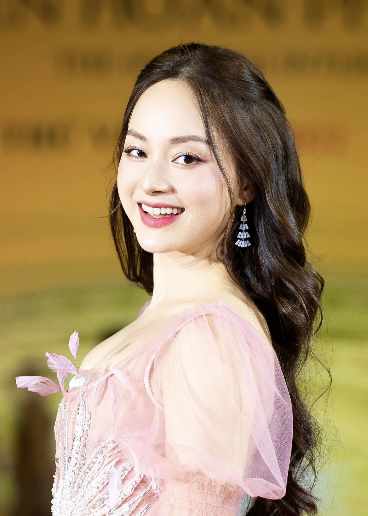 Đời thường xinh đẹp của diễn viên Lan Phương