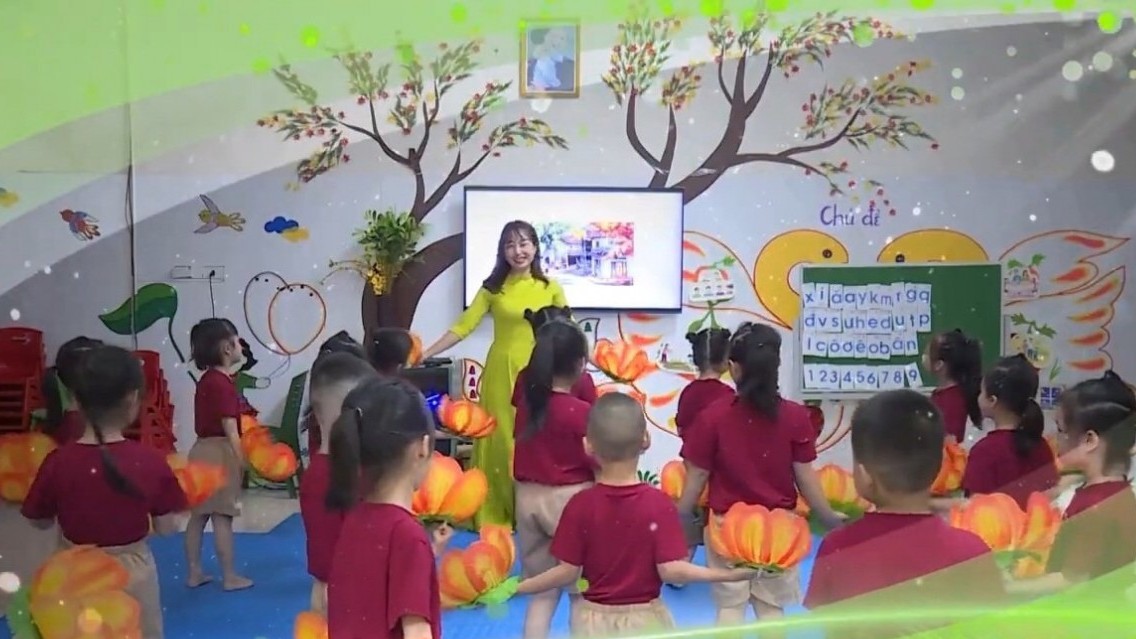 Từ ngày 1/7/2023, bảng lương giáo viên mầm non công lập và ngoài công lập được áp dụng thế nào?